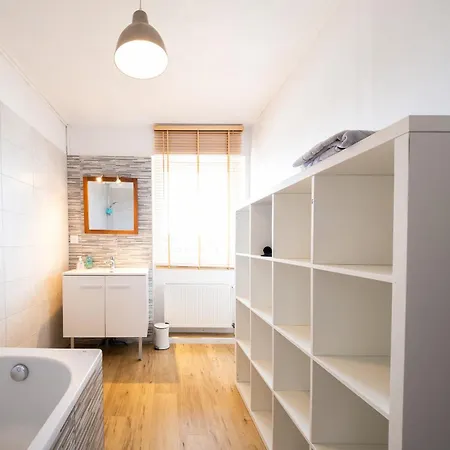 Pierre Percee Bord De Loire Proche Nantes