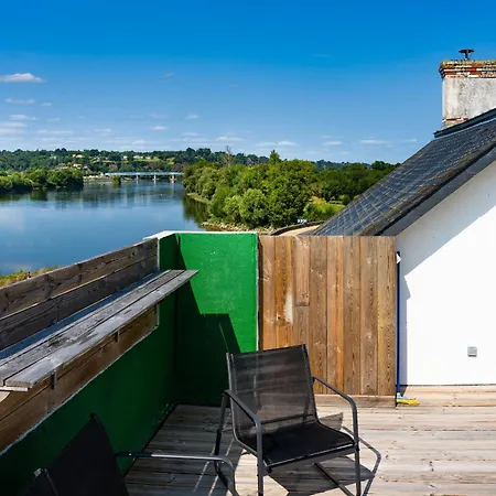 Pierre Percee Bord De Loire Proche Nantes *