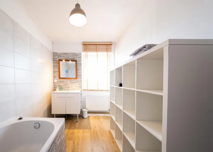 Pierre Percee Bord De Loire Proche Nantes